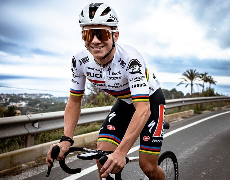 Remco Evenepoel (Soudal Quick-Step) unveils his 2023 World Champion Jersey.